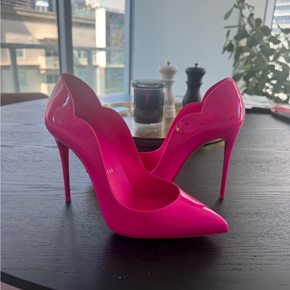 Christian Louboutin Hot Chick 100mm Heels - Picture 3 of 6